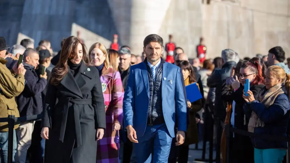 Maximiliano Pullaro junto a Victoria Villarruel en una acto por el Día de la Bandera en Rosario (Imagen de archivo)