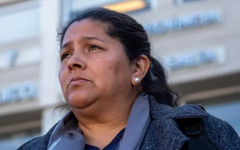 Mariana Aranda y sus abogados después de la reunión con el procurador 