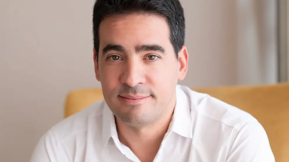 Milei designó a Adrián Ravier como nuevo vocero presidencial