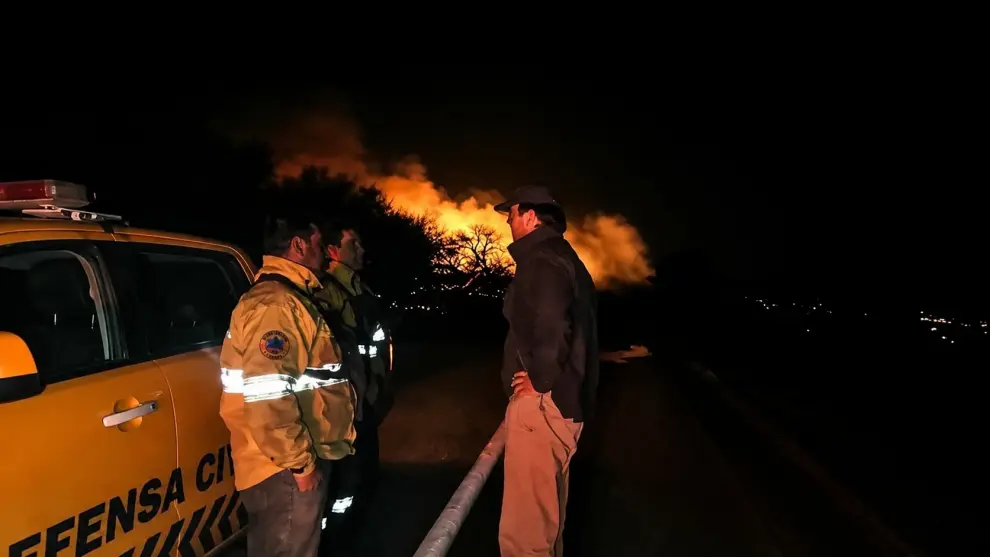 Incendio en Cafayate. La tarea de los brigadistas para combatir el fuego