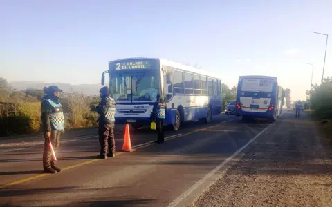 Triple choque en Joaquín V. González, sobre la RN 68.