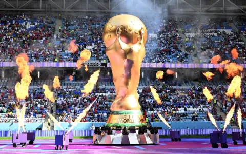 La fastuosidad del Mundial más vendido de la historia, reflejada en las imponentes ceremonias inaugurales.