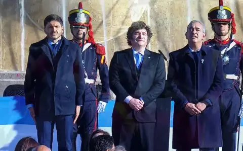 Milei en el acto del Día de la Bandera.