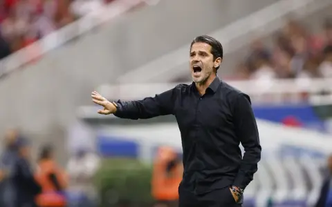 Fernando Gago fue sometido a una angioplastía tras sufrir un infarto tras un partido de la U de Chile
