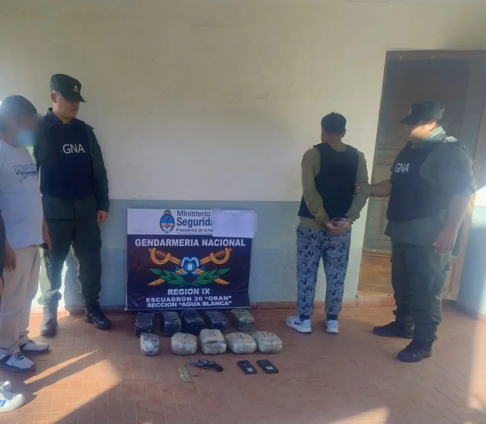 Decomisarion 10 kilos de marihuana, 990 kilos de hojas de coca y 1.125 paquetes de cigarrillos.