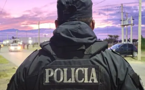 Policía