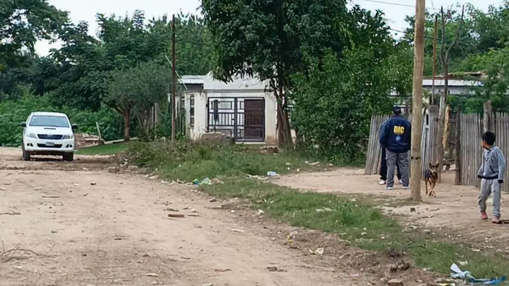 Personal del CIF y de Investigaciones trabajando en el lugar de los hechos.