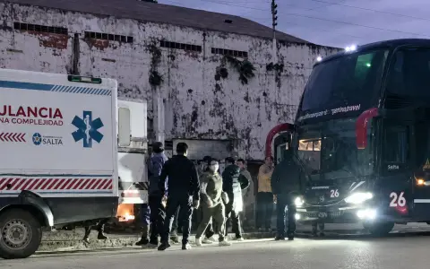 Una mujer murió por un disparo que recibió durante un violento asalto a un tour de compras