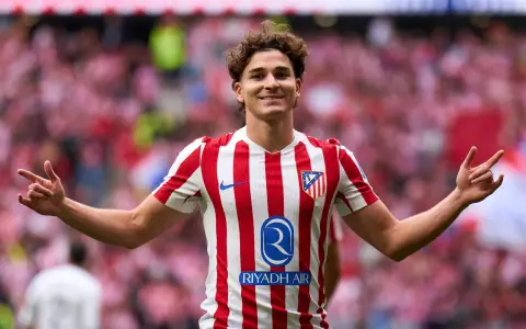Julián Álvarez mete presión para irse al Barcelona, en medio del Mundial.