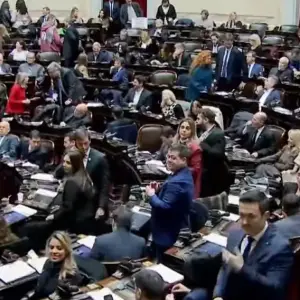 En Vivo: Diputados dio luz verde a un acuerdo con holdouts y avanza el debate del “Súper RIGI”