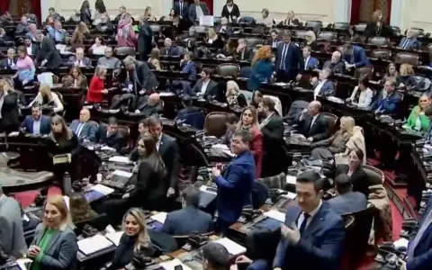 Sesión en Diputados con el debate del denominado “Súper RIGI”