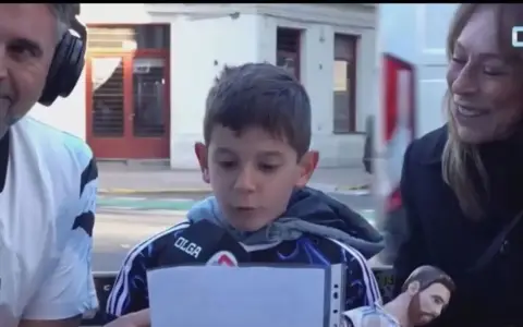La emotiva carta que un chico de 8 años dedicó a Messi por su cumpleaños.