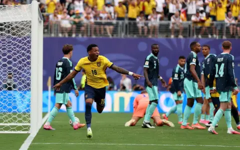 Uno de los goles de Ecuador para hacer historia y meterse en los 16avos de final de la Copa del Mundo.