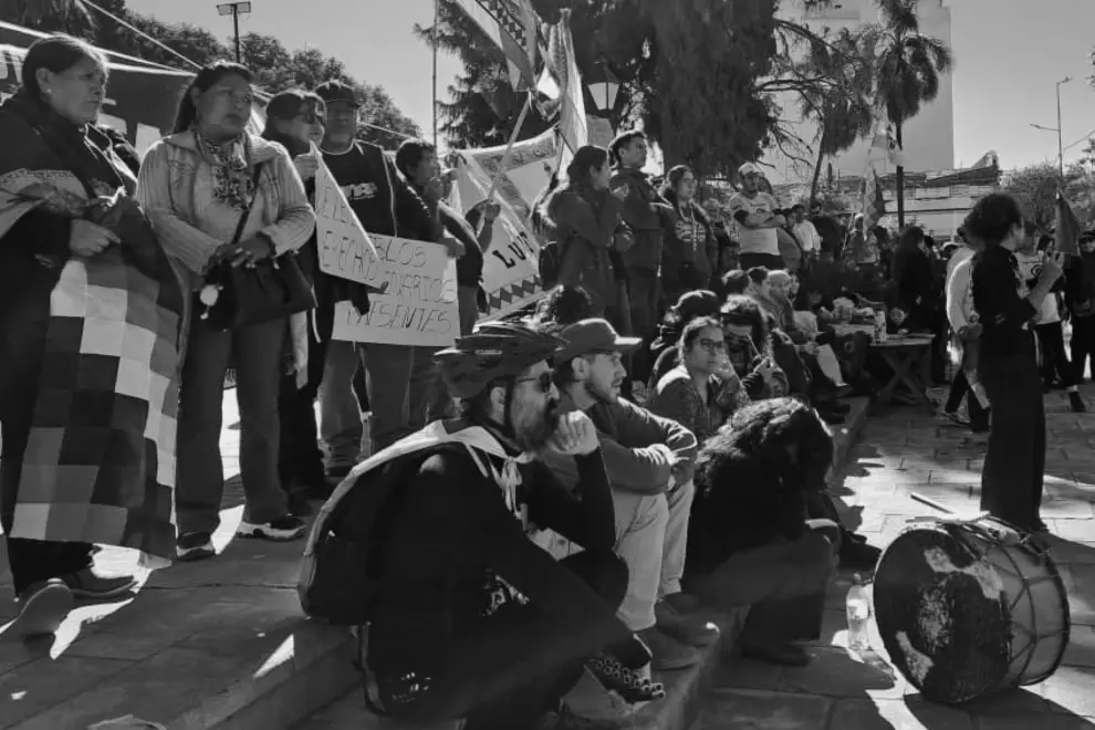 Manifestación de comunidades indigenas en la legislatura