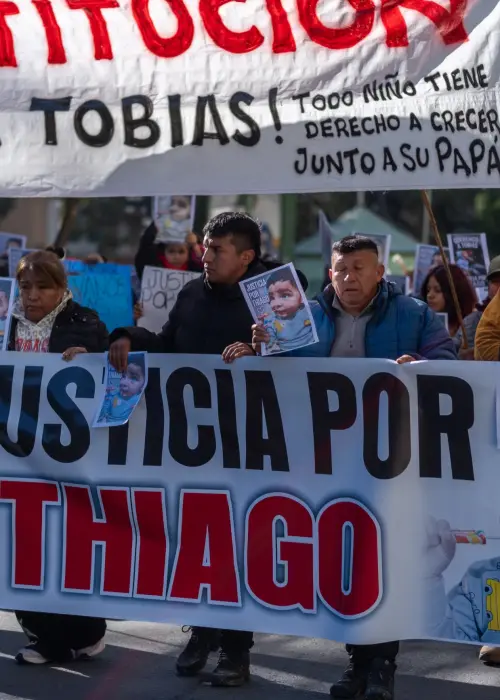 Marcha por Thiago y Tobías, el hermanito que todavía puede tener una segunda oportunidad