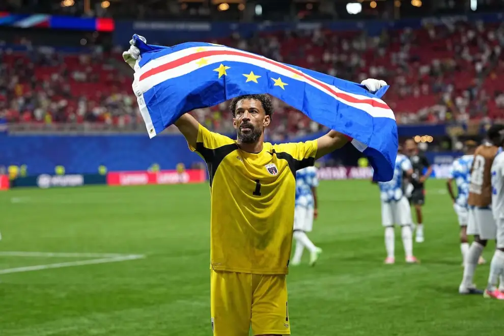 Josimar Dias, más conocido como Vozinha, el arquero experimentado y bandera del Cabo Verde histórico que enfrentará a Argentina en 16avos del Mundial.