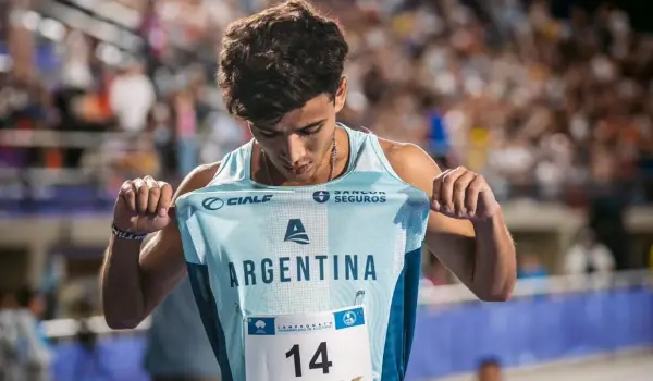 Matías Reynaga, campeón panamericano de los 5.000 metros en Colombia.