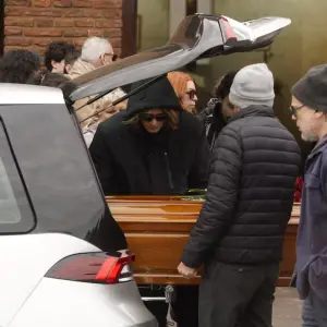 Con profundo dolor, familiares y amigos despidieron a Ernestina Pais tras su muerte en un trágico accidente