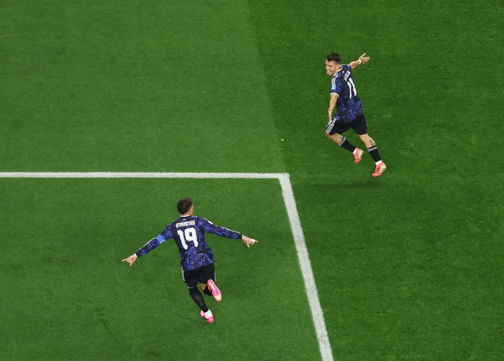 Gio Lo Celso y Nicolás Otamendi, en el festejo del primer gol argentino ante Jordania.