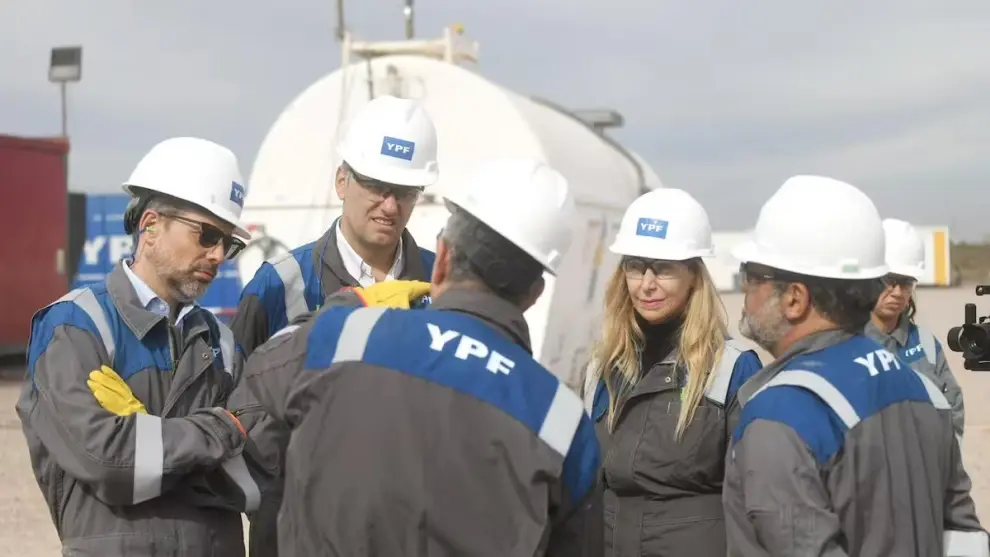 Manuel Adorni también renunciará a YPF