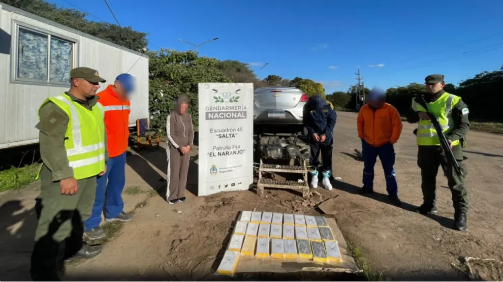 Droga secuestrada en El Naranjo, del sur salteño, donde fuerton detenidos un hombre y una mujer