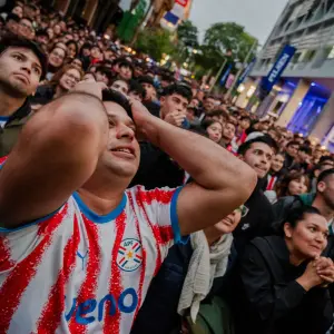 "¡Feriado, carajo!": La Selección de Paraguay paralizó el país tras eliminar a Alemania y el presidente decretó asueto para todos