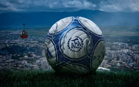 El fútbol argentino presentó su nueva pelota oficial: así es la Argentum Gambeta