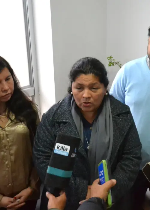 Mariana Aranda en la rueda de prensa brindada en el estudio Cassin-Cardozo