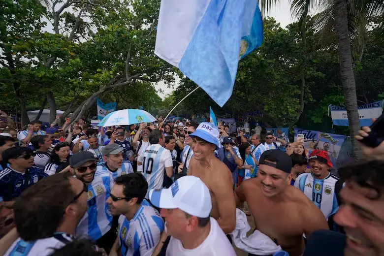 Marea celeste y blanca en Miami