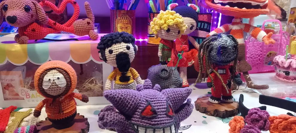 Los amigurumis personalizados con base de madera