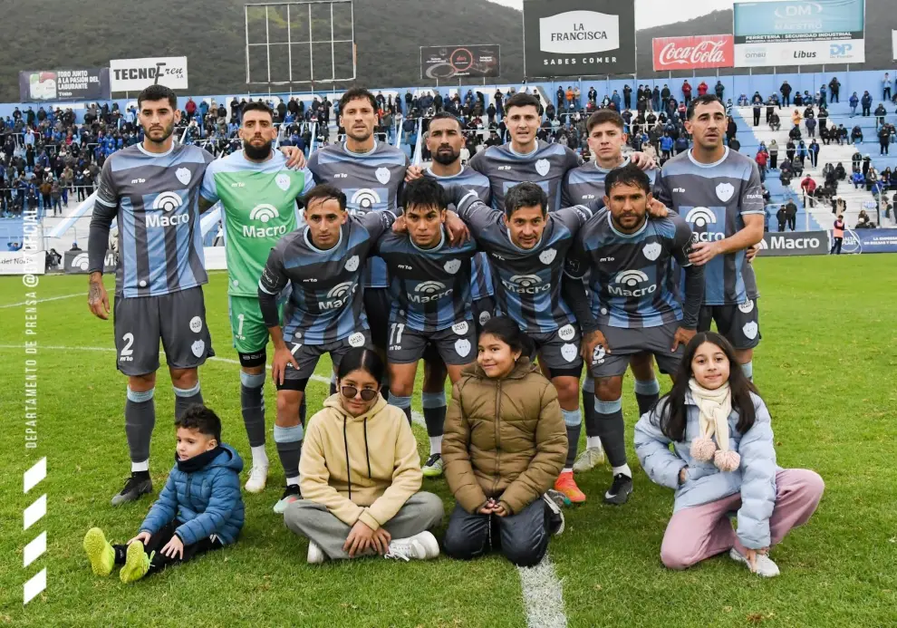 El equipo del Nacional B del Albo 2026.