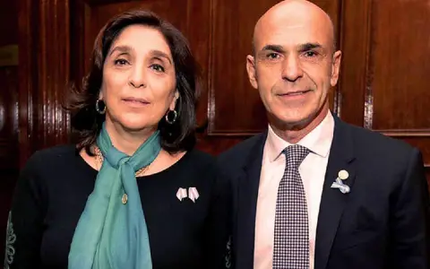 Gustavo Arribas y Silvia Majdalani.
