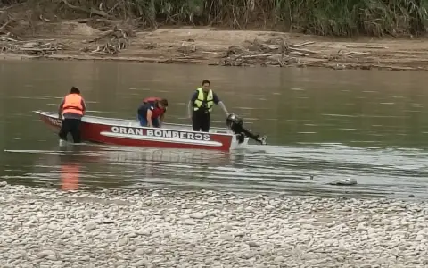 Operativo rescate en el río Bermejo.