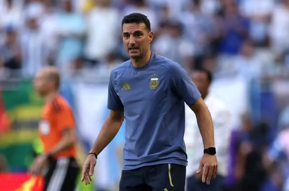Scaloni y una particular forma de vivir los partidos.