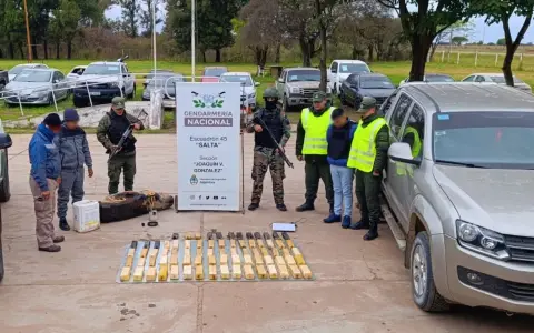 Operativo y detención por transporte de estupefacientes.