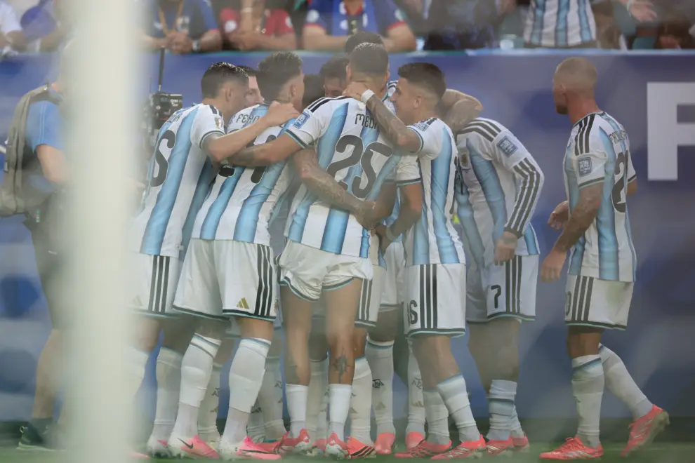 Preocupan las lesiones y los bajos rendimientos físicos de futbolistas clave en la Selección argentina.