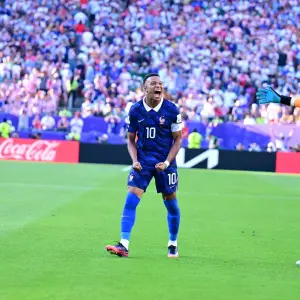 Mbappé, contra todo Paraguay: de la burla a Gill, al "metimos las manos en la mierda y somos mejores que ellos" y al "la c.. de tu madre" a Junior