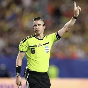 Del país menos deseado: Argentina tendrá terna arbitral francesa con escandaloso antecedente para el choque de octavos contra Egipto, y hay revuelo
