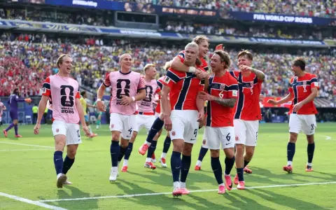 Erling Haaland marcó un doblete y mandó a Brasil a casa.