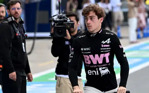 Franco Colapinto se trenzó feo con su compañero en plena carrera.