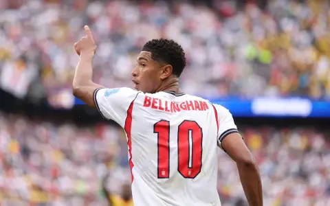 Jude Bellingham marcó un doblete en tiempo récord para darle la victoria y clasificación a Inglaterra ante México a domicilio en el Azteca.
