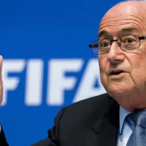 Blatter explotó contra la FIFA: "Las tarjetas rojas no se anulan con llamadas políticas" 