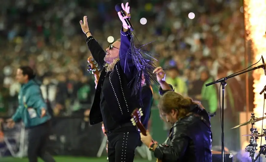 Maná brindó un show en el entretiempo del partido entre México e Inglaterra.
