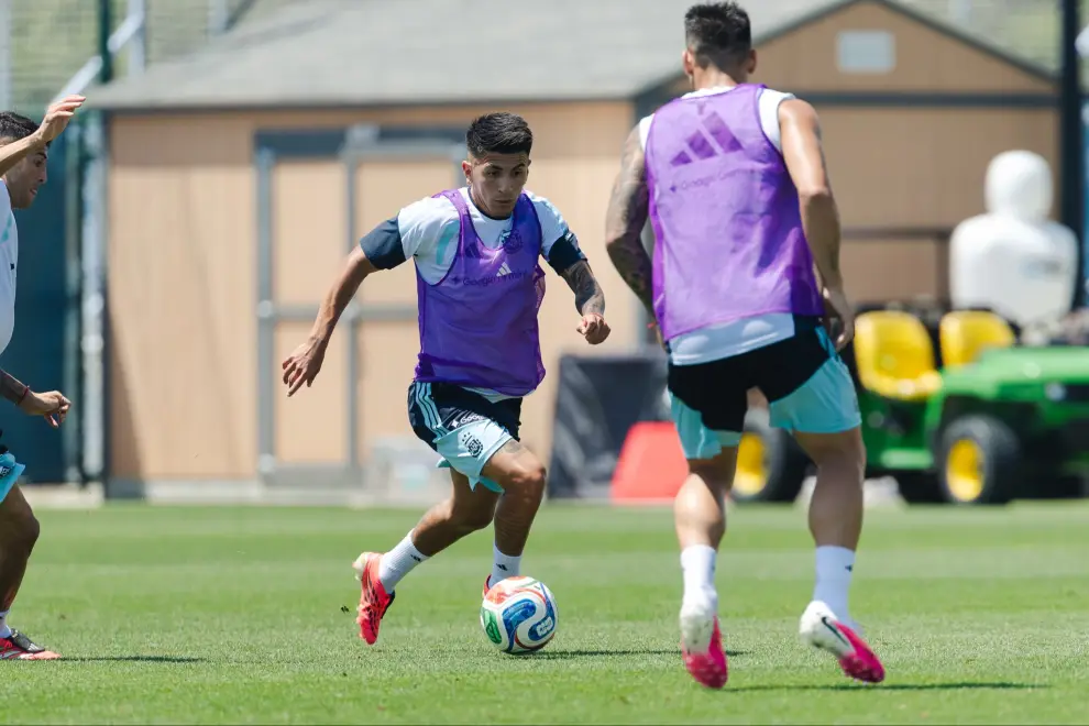 Thiago Almada, el apuntado a salir del equipo titular para el partido con Egipto.