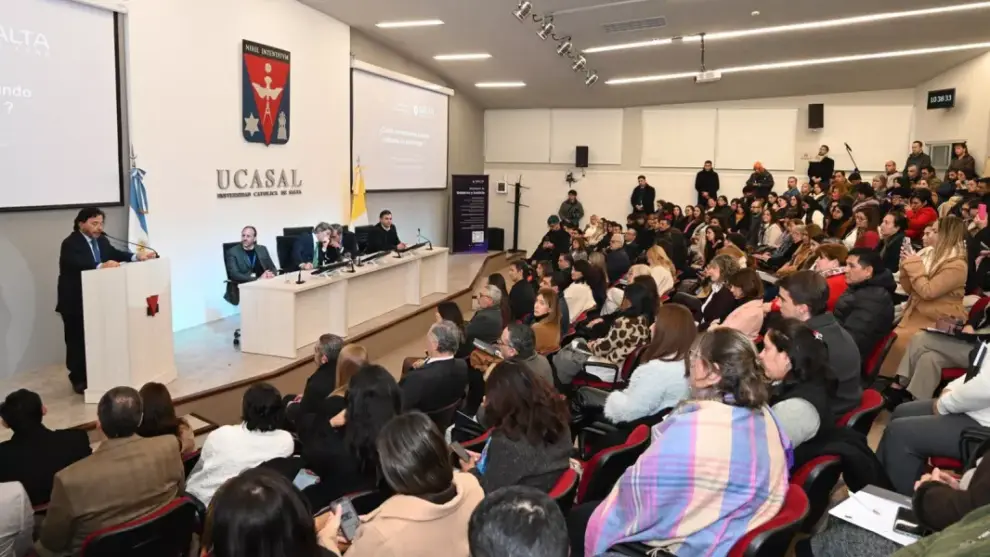 El gobernador Sáenz y el ministro Mahiques firmaron convenios para fortalecer la Justicia