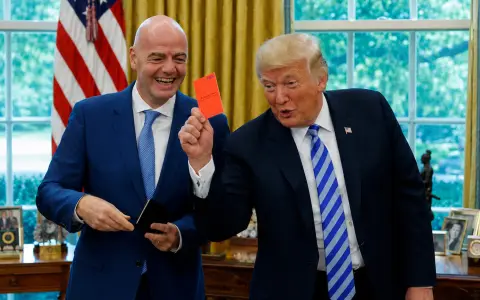 Donald Trump y Gianni Infantino, durante una visita del presidente de la FIFA a la Casa Blanca.