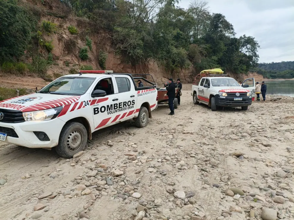 Operativo rescate en el río Bermejo.