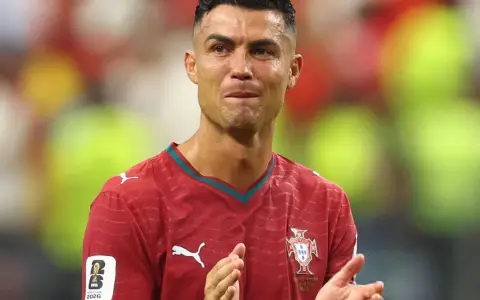 Las lágrimas de una leyenda que conmueven al mundo.