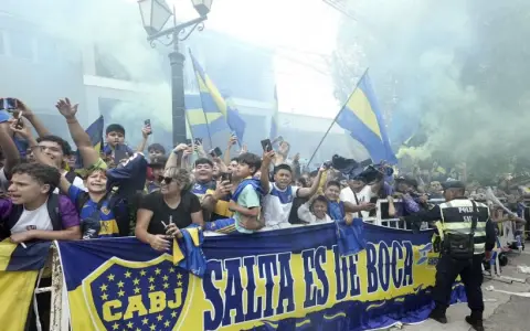 Los hinchas de Boca esperan ansiosos la llegada del equipo del Vasco Arruabarrena a Salta.