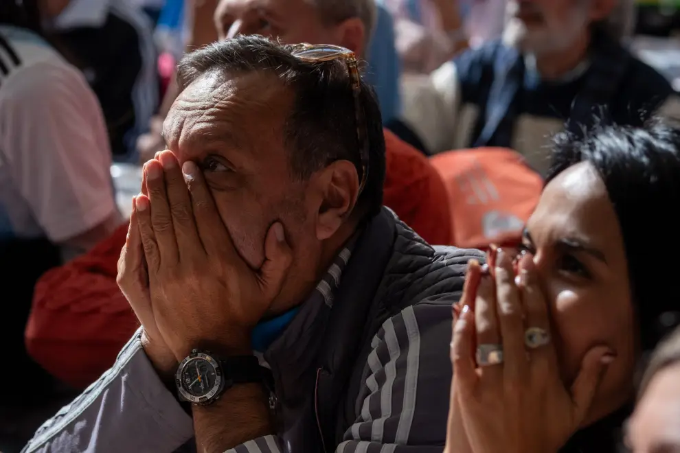 Festejos por el pase a cuartos de final de la selección argentina
